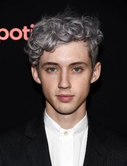 troye.jpg